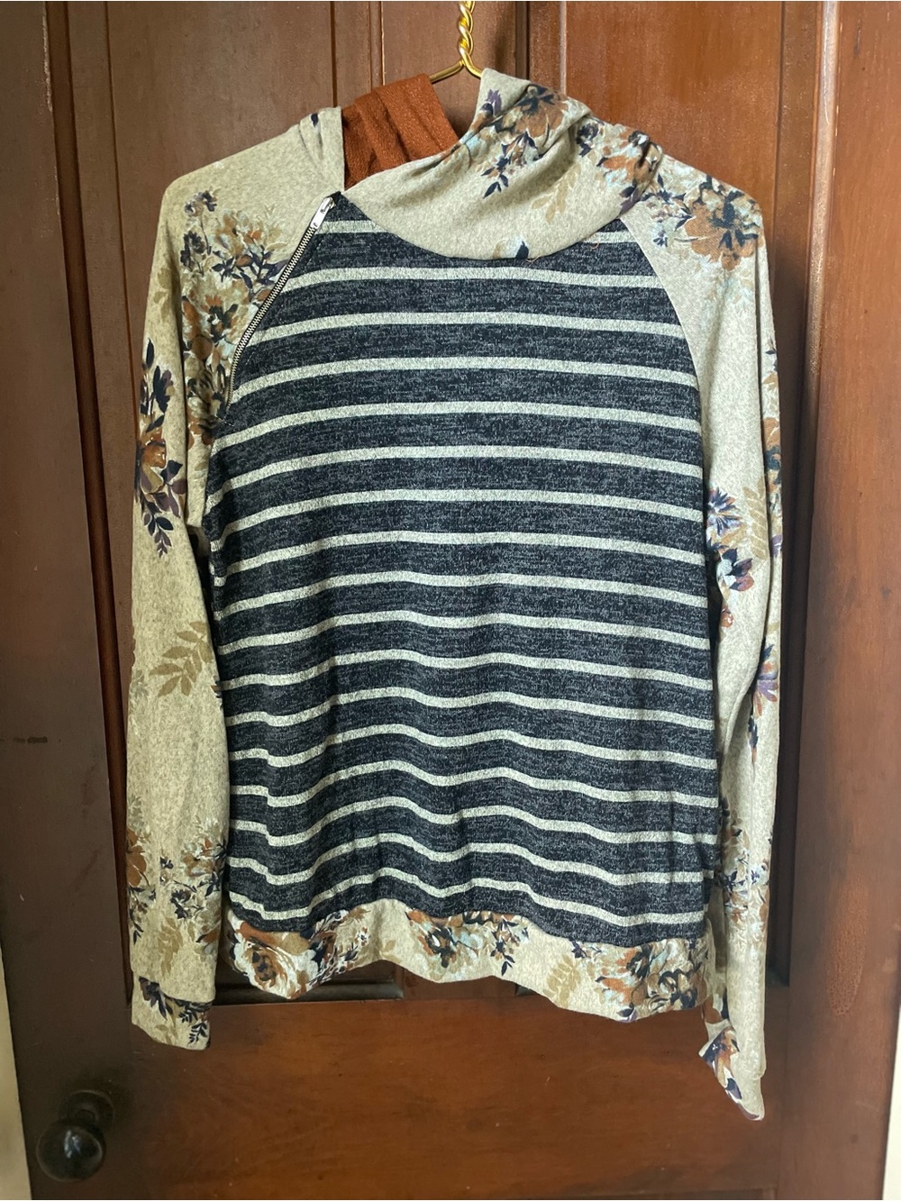 Lovely Melody women's medium long sleeve hooded floral / striped sweater